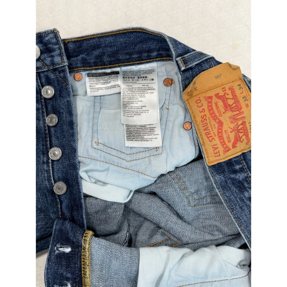 Levis 501 Original Fit Men 33x34 Medium Wash Blue Straight Leg Button Fly Jeans